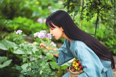 李子柒，东方美食文化的传播使者，展现传统魅力