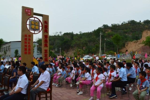 亚杰村的新领导，引领村庄走向繁荣的先锋力量之路