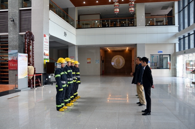 凤城市图书馆新领导团队引领变革，推动创新与发展