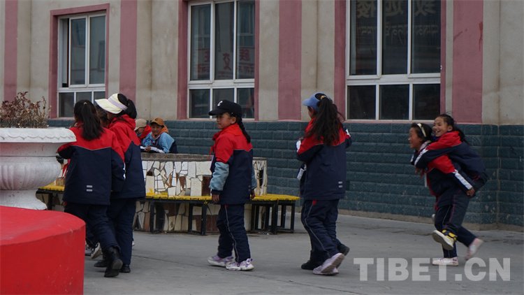 洛隆县小学引领教育革新，塑造未来之光新项目的启航