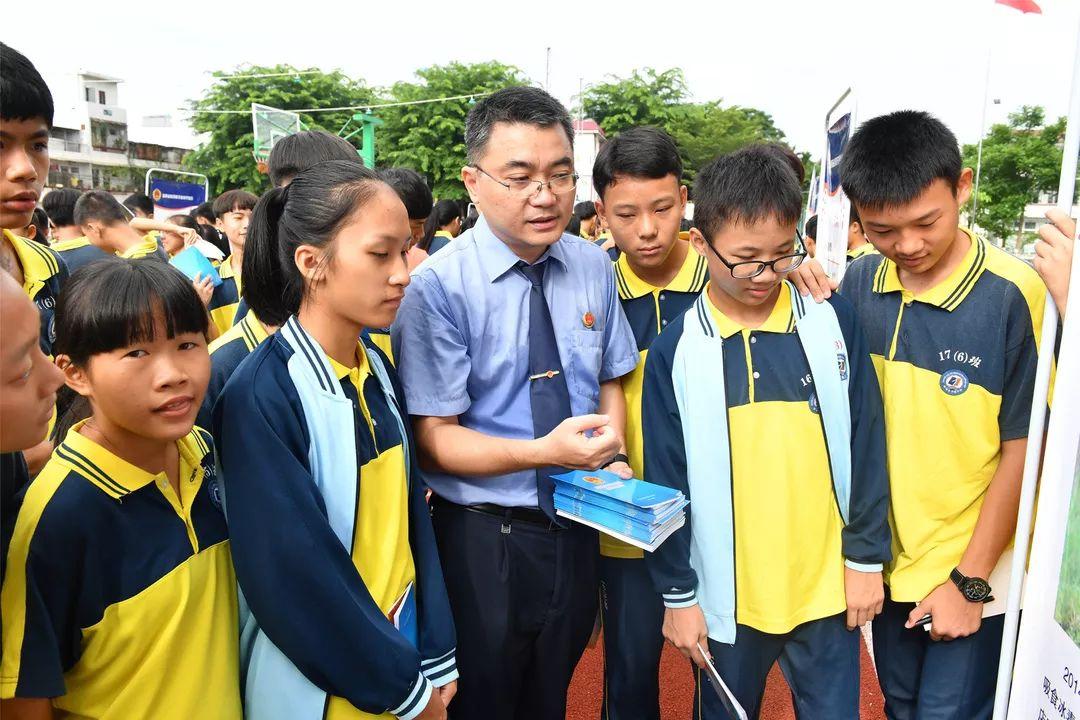 琼海市小学最新动态报道